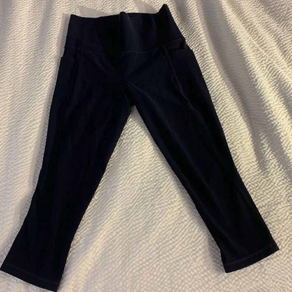 ATHLETA, capris, salutation stash pockets , good condition, size SP